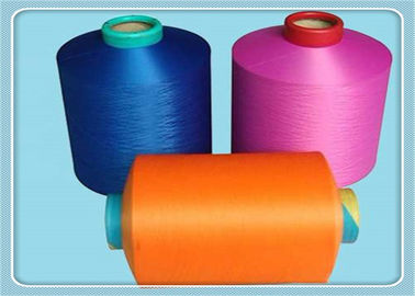China Farbige Polyester-Schmiere färbte Garn 100D/48F für strickende Handschuhe/Socken fournisseur