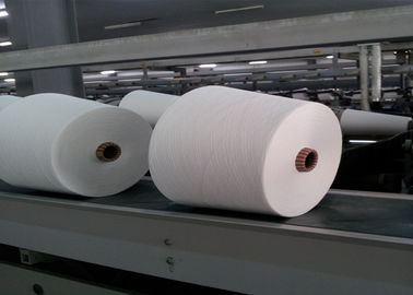China Polyester gesponnene Jungfrau des Garn-30s weiß, gesponnenes Polyesternähgarn für das Stricken/spinnend fournisseur