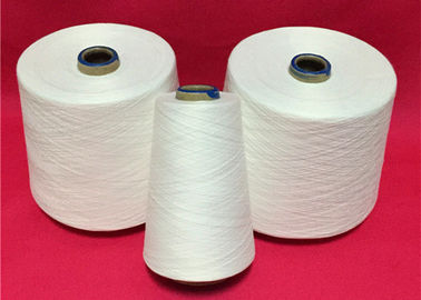 China Jungfrau-Polyester gesponnenes Garn, roher weißer Ring Ne30 spann Polyester-Garn für das Spinnen fournisseur